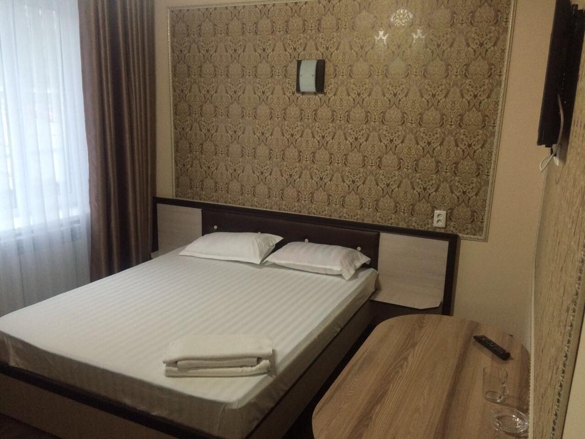 Hotel Prestizh 塔拉兹 外观 照片