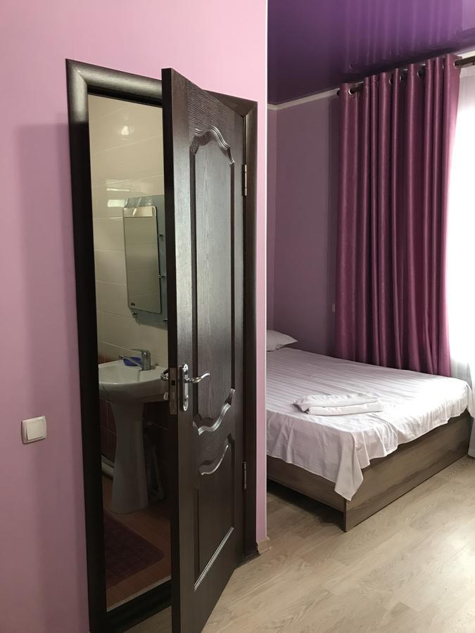 Hotel Prestizh 塔拉兹 外观 照片